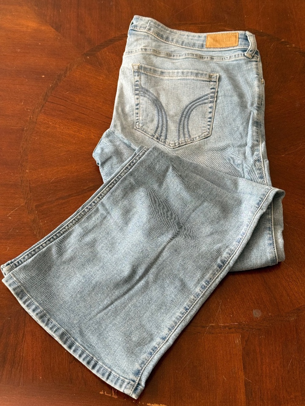 NWOT Hollister Low-Rise Bootcut Jeans, Light Wash, 14R/32
